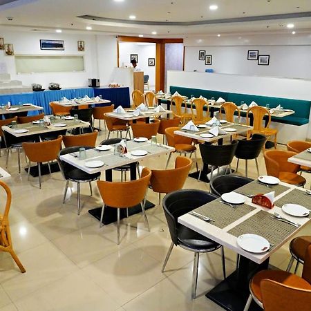 ויסאקפאטנם Bay View Hotel Vizag מראה חיצוני תמונה