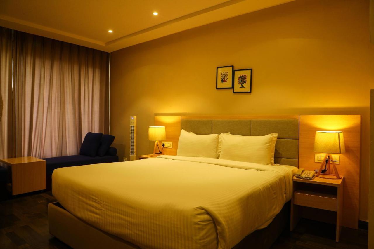ויסאקפאטנם Bay View Hotel Vizag מראה חיצוני תמונה